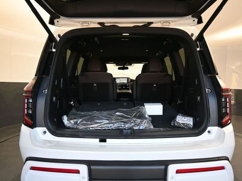 New 2025 Nissan Armada SL w/ Captain's Chari Seat Package image 11