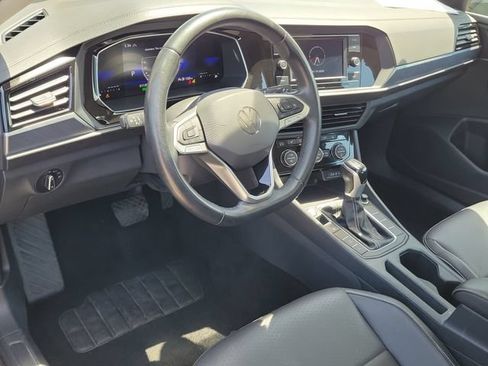 Used 2024 Volkswagen Jetta SE FWD image 15