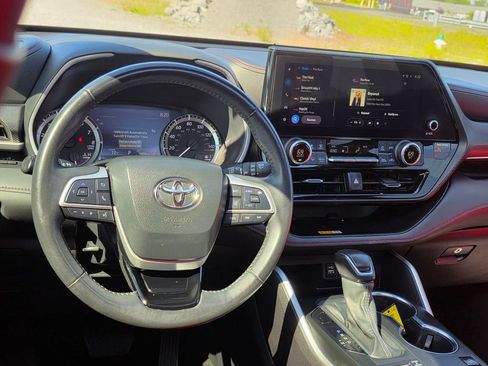 Used 2024 Toyota Highlander XSE AWD/4WD image 38
