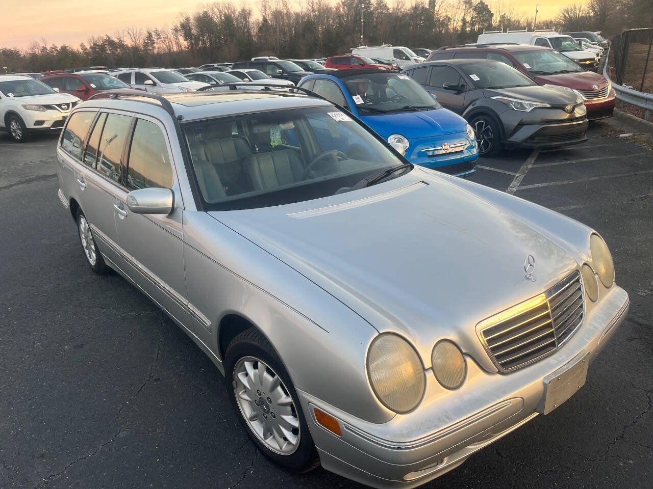 Used 2001 Mercedes-Benz E 320 4MATIC Wagon image 3