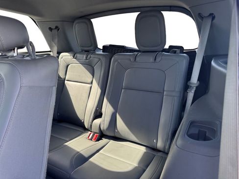 Used 2020 Lincoln Aviator Reserve w/ Class IV Trailer Tow Package image 11