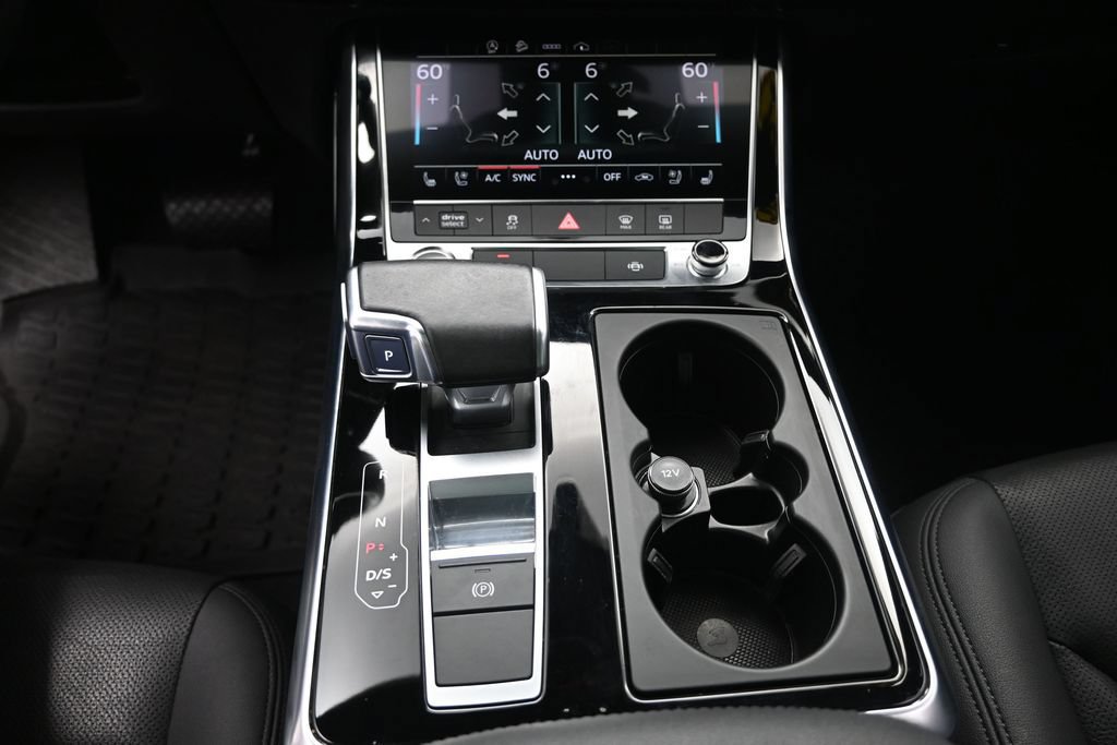 Used 2022 Audi Q7 3.0T Premium Plus w/ Premium Plus Package AWD/4WD image 13