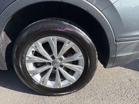 Used 2018 Volkswagen Tiguan S image 10