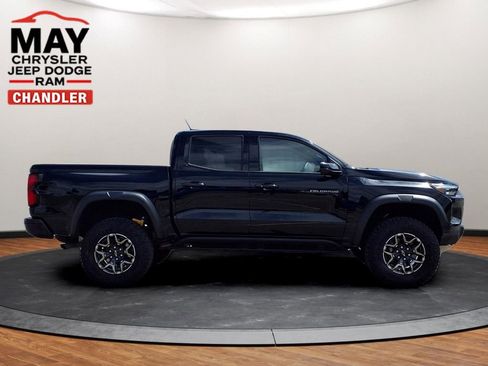 Used 2024 Chevrolet Colorado ZR2 w/ ZR2 Convenience Package III AWD/4WD image 2