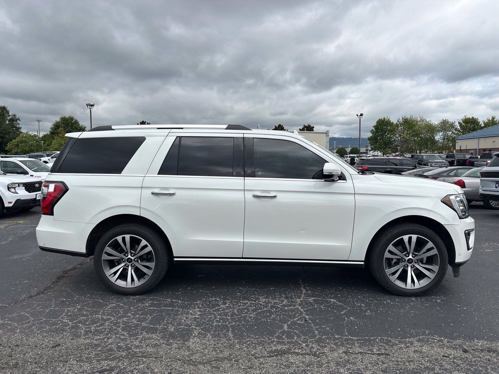 Used 2021 Ford Expedition Limited RWD image 4