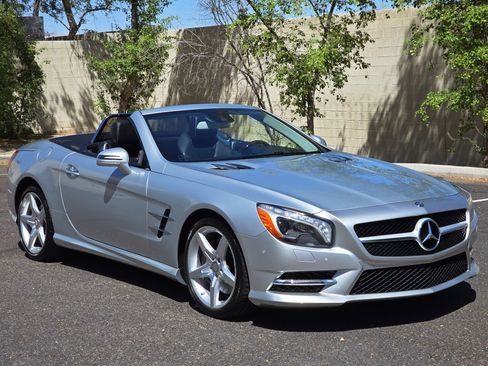 Used 2014 Mercedes-Benz SL 550 image 2