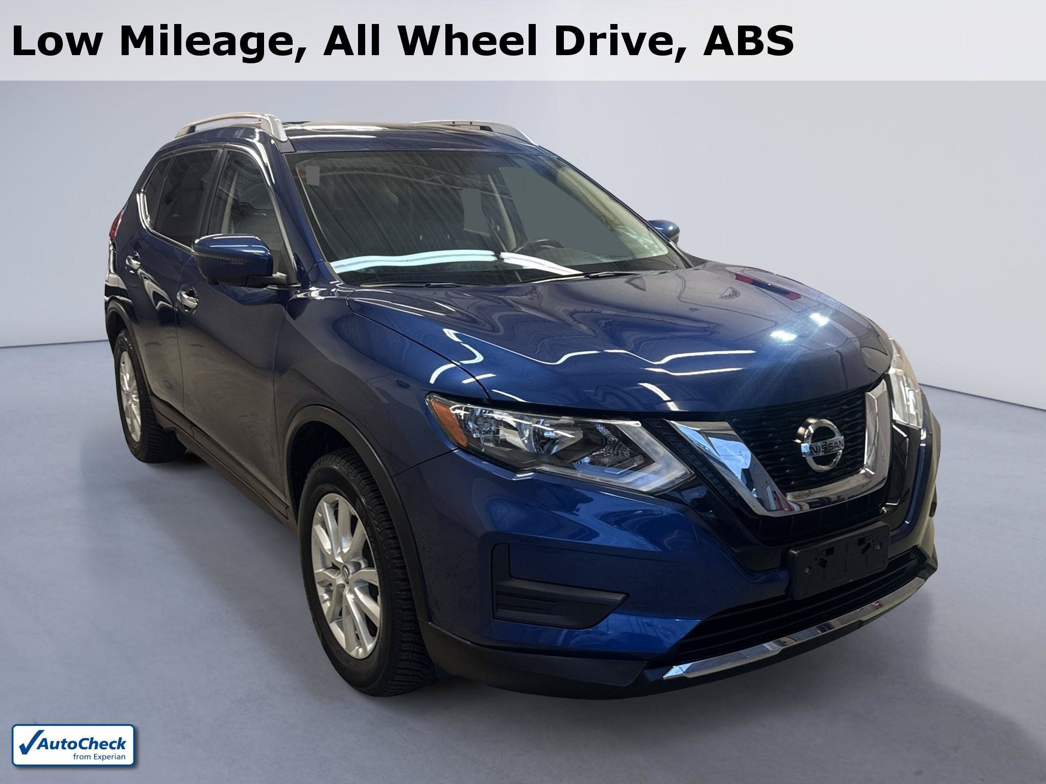 Used 2017 Nissan Rogue SV AWD/4WD image 1