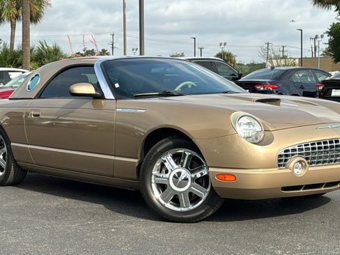 Used 2005 Ford Thunderbird RWD image 2
