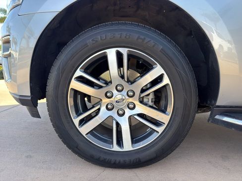 Used 2023 Ford Expedition Limited image 20
