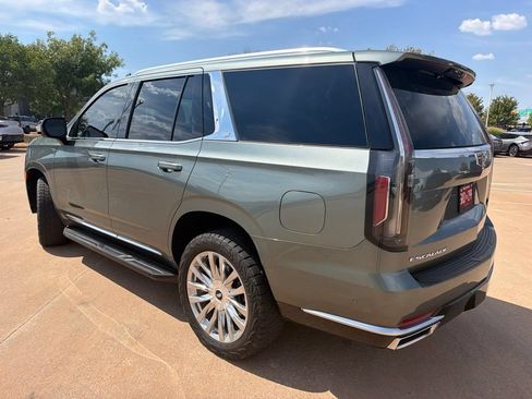 Used 2023 Cadillac Escalade Premium Luxury AWD/4WD image 2