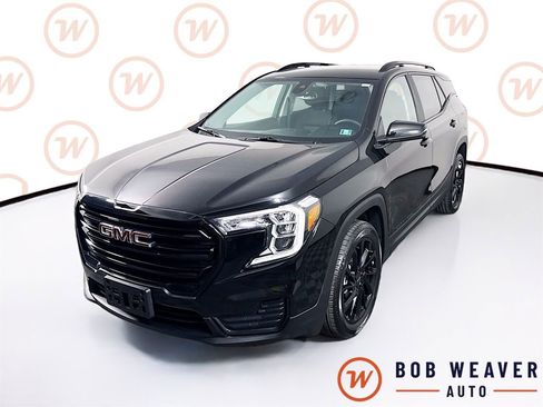 Used 2023 GMC Terrain SLE w/ Driver Convenience Package AWD/4WD image 3