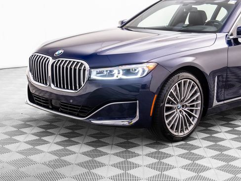 Certified 2022 BMW 750i xDrive w/ Luxury Rear Seating Package image 43