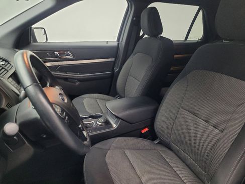 Used 2018 Ford Explorer XLT w/ Class II Trailer Tow Package image 17