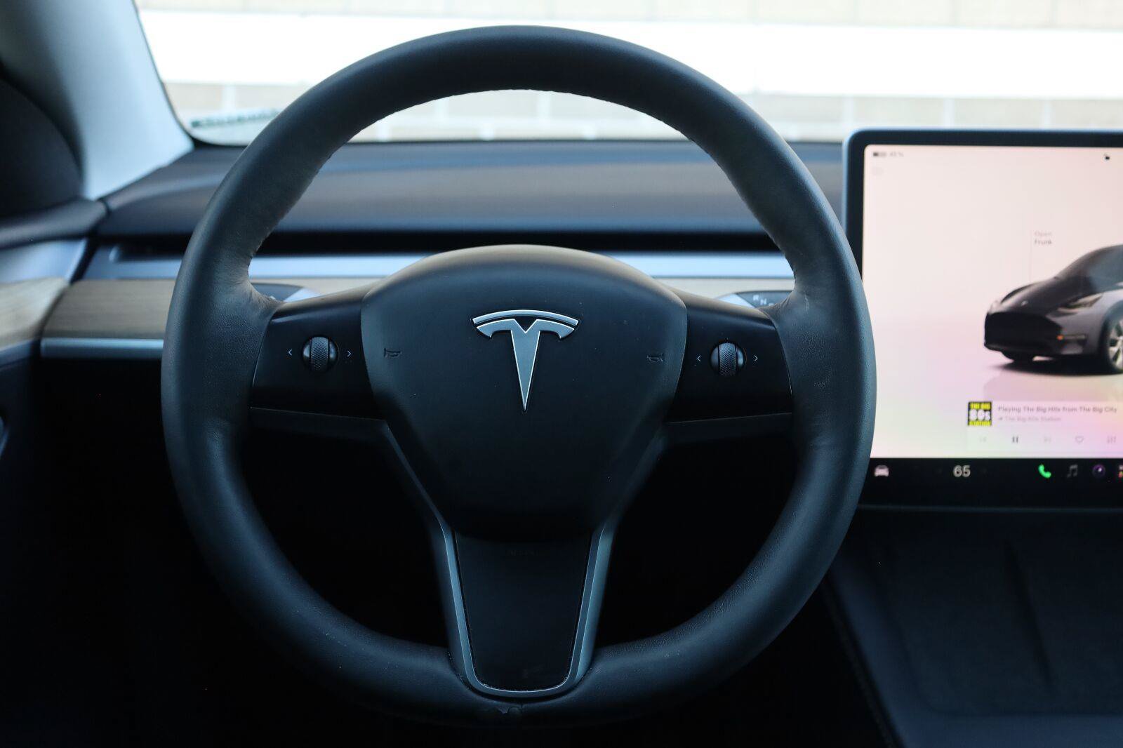 Used 2023 Tesla Model Y Long Range AWD/4WD image 31