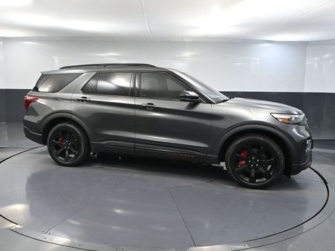 Used 2020 Ford Explorer ST w/ ST Street Pack image 4