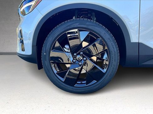 New 2026 Volvo XC40 B5 Ultra w/ Climate Package image 13