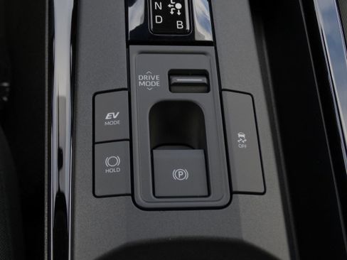 New 2026 Toyota Prius LE image 25