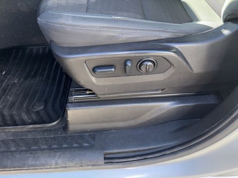 Used 2022 Chevrolet Silverado 2500 Custom w/ Custom Convenience Package image 14