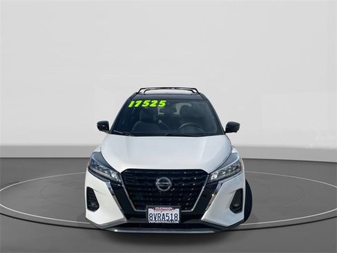 Used 2021 Nissan Kicks SR w/ Exterior Package image 2