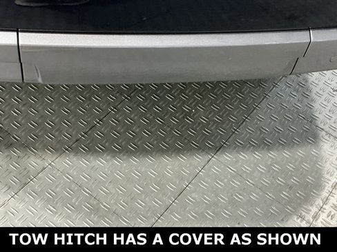 Used 2024 Nissan Armada SL w/ Captain's Chairs Package image 9