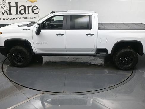 New 2026 Chevrolet Silverado 2500 ZR2 w/ LPO, Dark Essentials Package image 20