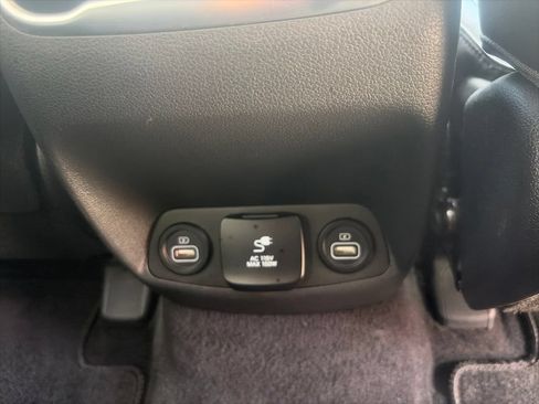Used 2021 Hyundai Santa Fe Limited AWD/4WD image 18