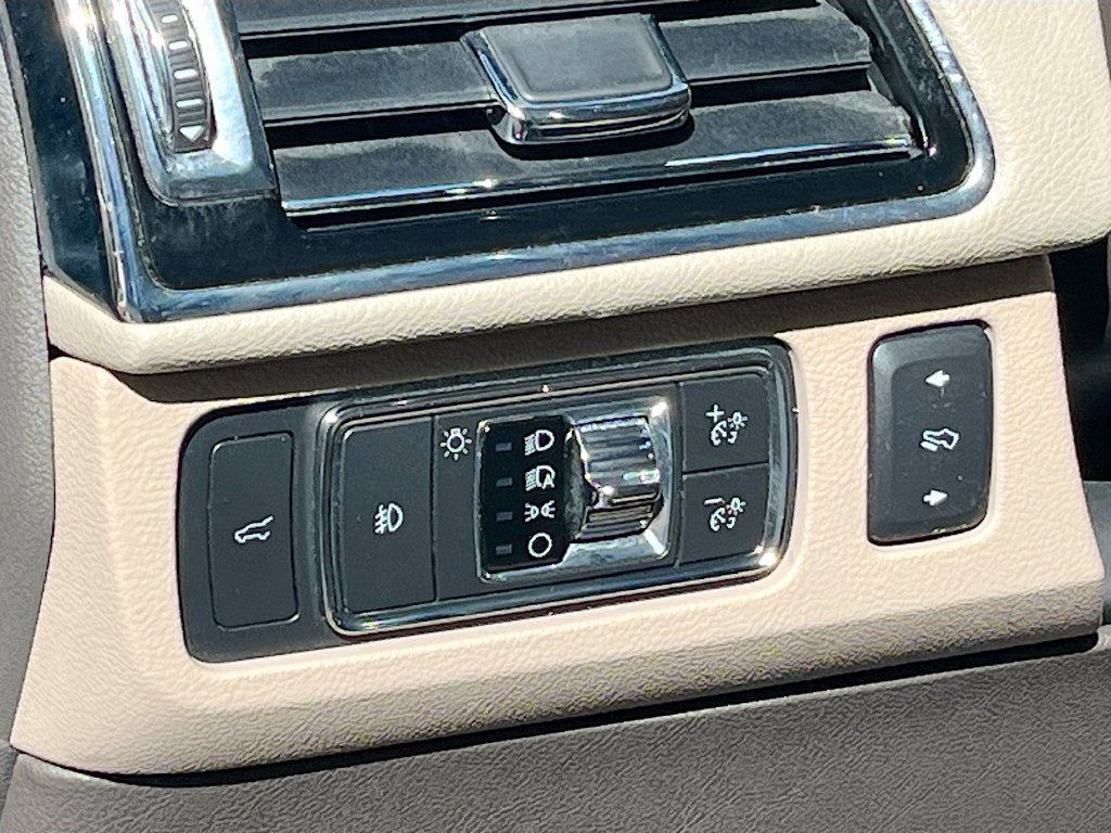 Used 2022 Lincoln Navigator L Reserve AWD/4WD image 10