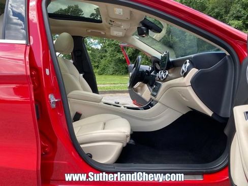 Used 2020 Mercedes-Benz GLA 250 4MATIC image 20