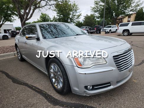 Used 2012 Chrysler 300 Limited RWD image 1