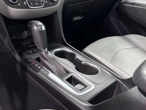 Used 2018 Chevrolet Equinox Premier AWD/4WD image 15
