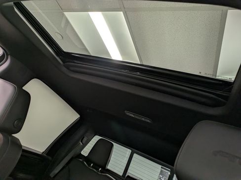 Used 2025 GMC Sierra 2500 AT4 w/ Technology Package image 21