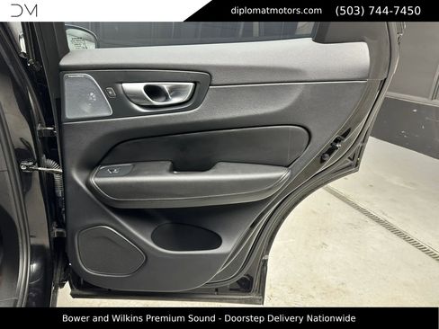 Used 2024 Volvo XC60 T8 Ultimate w/ Protection Package Premier image 27