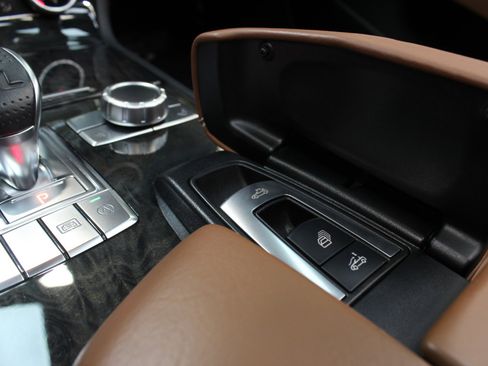 Used 2017 Mercedes-Benz SL 550 image 56