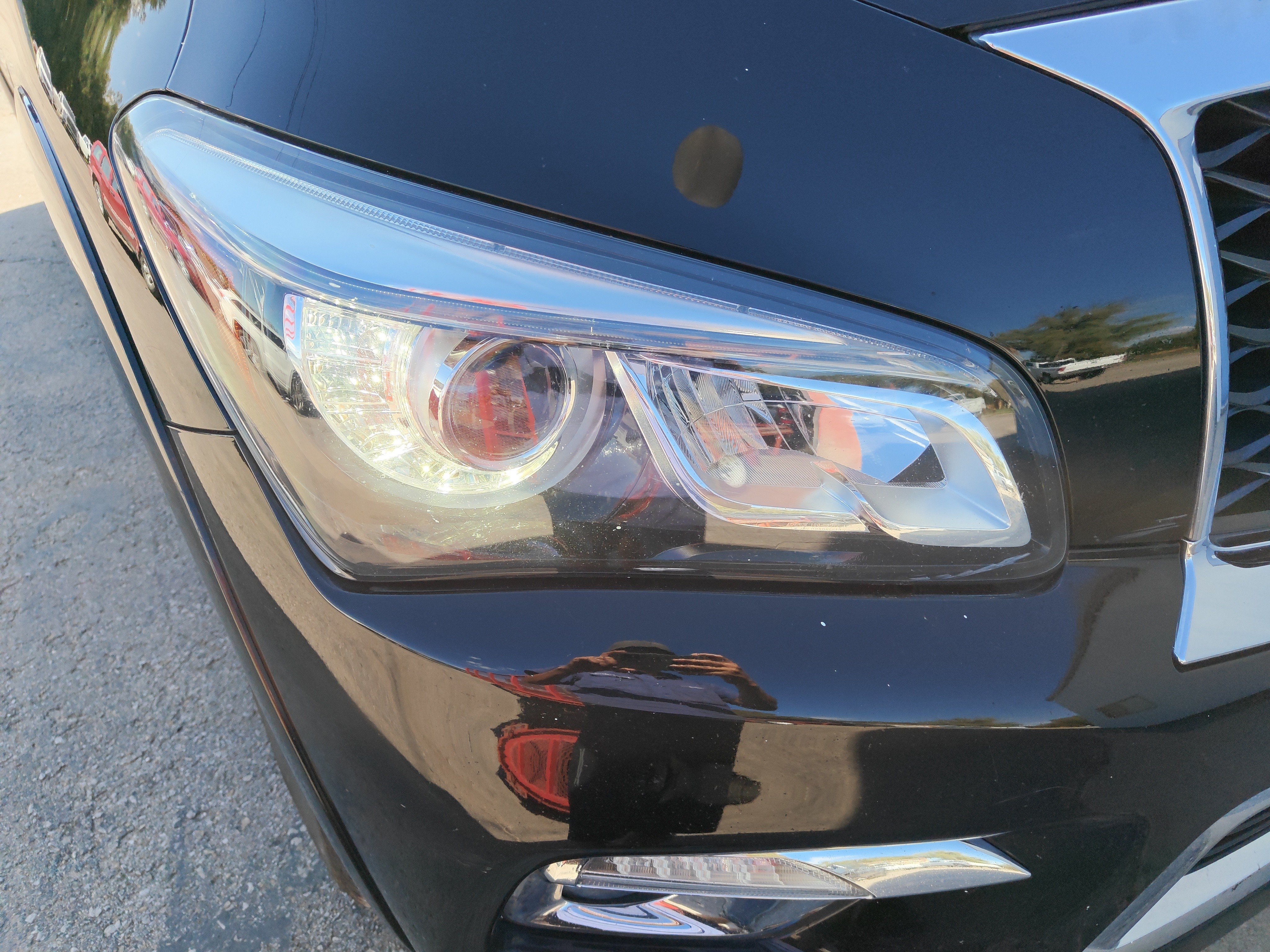 Used 2017 INFINITI QX80 4WD w/ Driver Assistance Package image 4