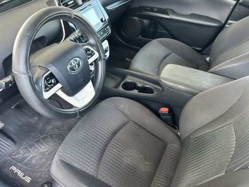 Used 2017 Toyota Prius Two w/ Prius Two Safety Plus Package image 9