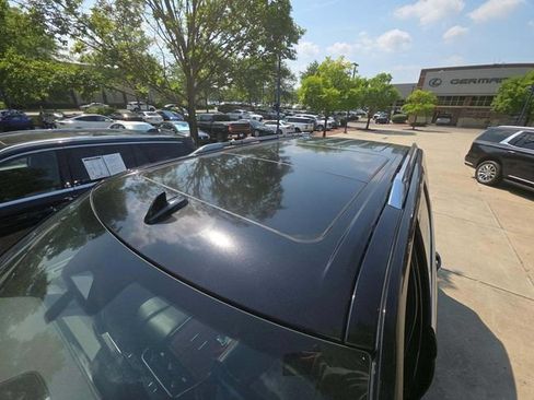 Used 2024 Lincoln Navigator Reserve AWD/4WD image 9