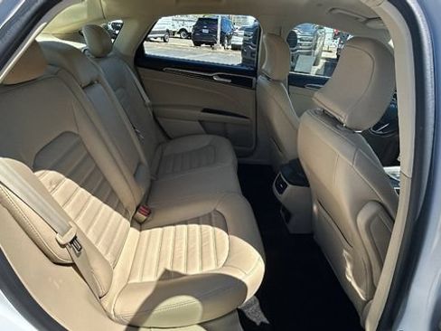 Used 2016 Ford Fusion Energi SE FWD image 13