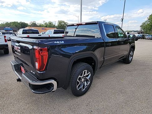 New 2026 GMC Sierra 1500 SLE image 9