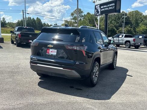 Used 2025 Chevrolet Equinox LT w/ Convenience Package II FWD image 4