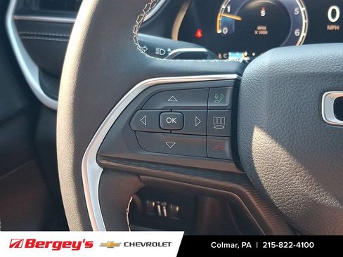 Used 2024 Jeep Grand Cherokee Altitude AWD/4WD image 23