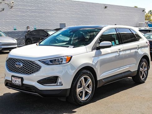 Used 2023 Ford Edge SEL w/ Convenience Package AWD/4WD image 3