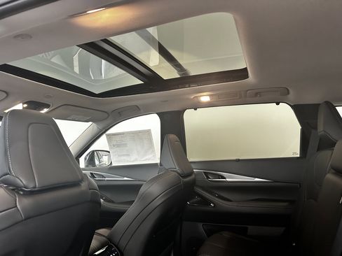 New 2026 INFINITI QX60 Luxe image 9