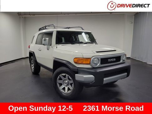 Used 2014 Toyota FJ Cruiser 4WD w/ Upgrade Package image 1