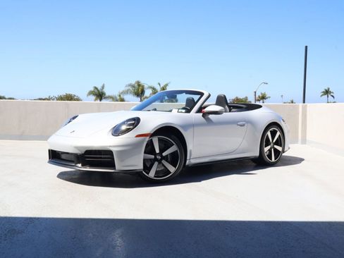 Certified 2025 Porsche 911 Carrera RWD image 2
