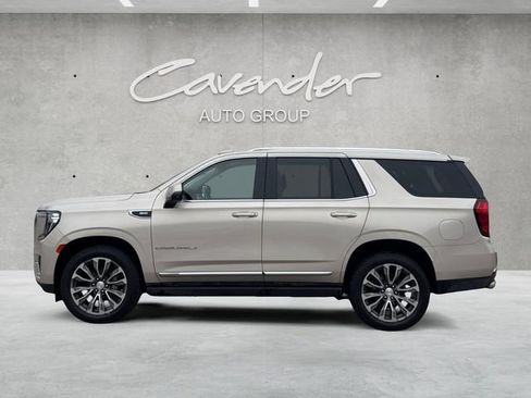 Used 2021 GMC Yukon Denali w/ Denali Premium Package image 13