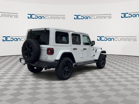 Used 2023 Jeep Wrangler Unlimited Sahara AWD/4WD image 8