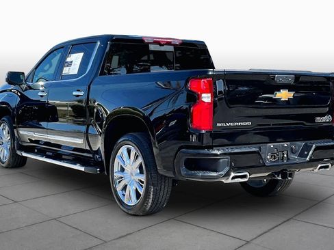 Used 2024 Chevrolet Silverado 1500 High Country w/ High Country Premium Package AWD/4WD image 12
