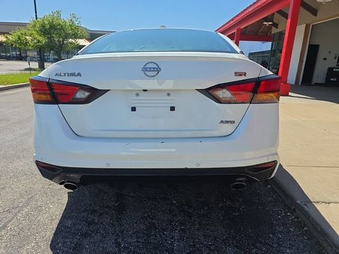 Used 2025 Nissan Altima 2.5 SR AWD/4WD image 6