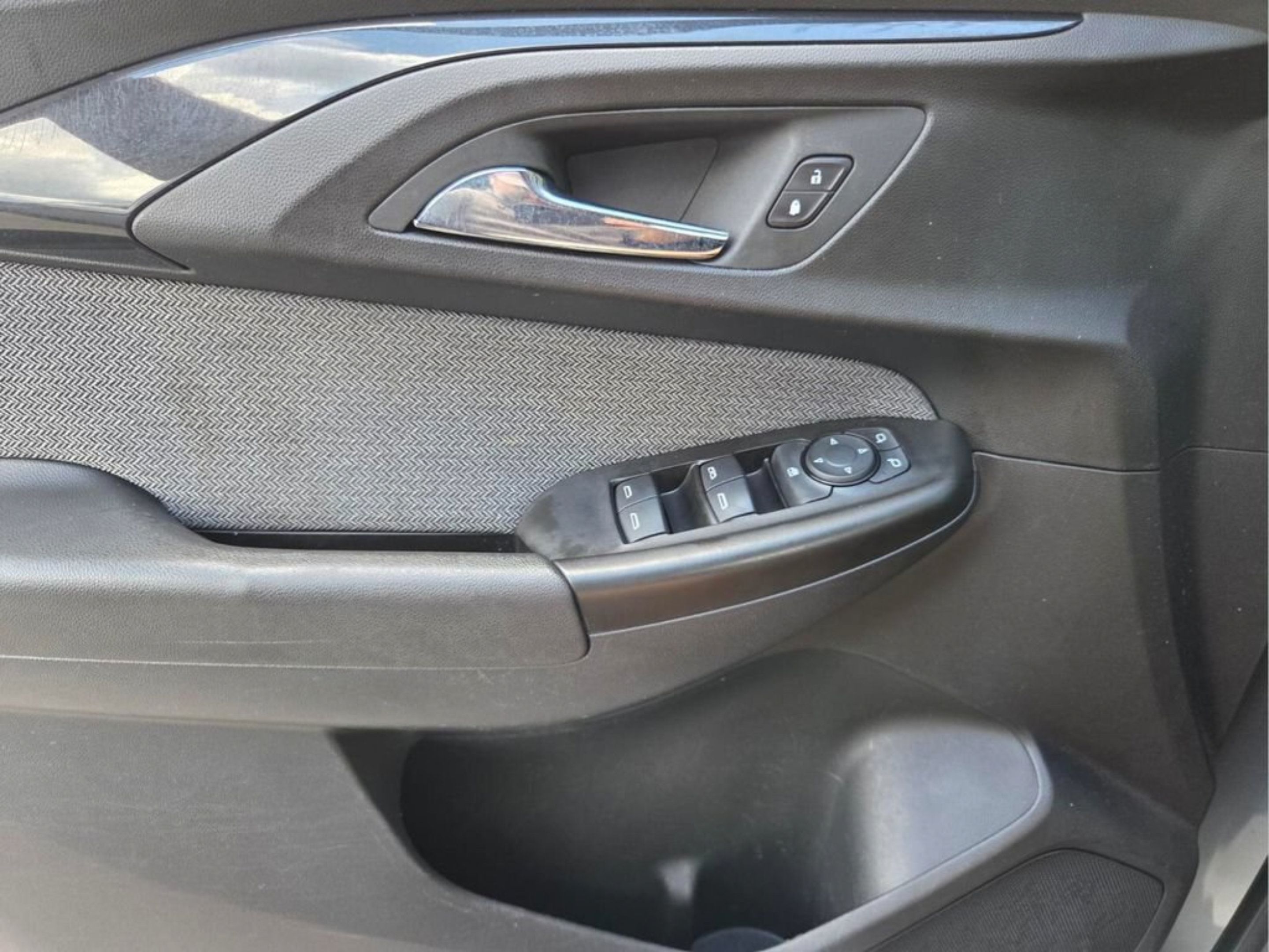 Used 2023 Chevrolet TrailBlazer LT FWD image 23