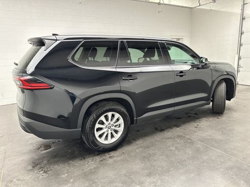 Used 2025 Toyota Grand Highlander AWD image 9